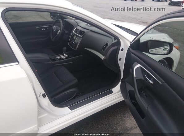 1N4AL3AP9HC483500 2017 NISSAN ALTIMA White Вид салону спереду