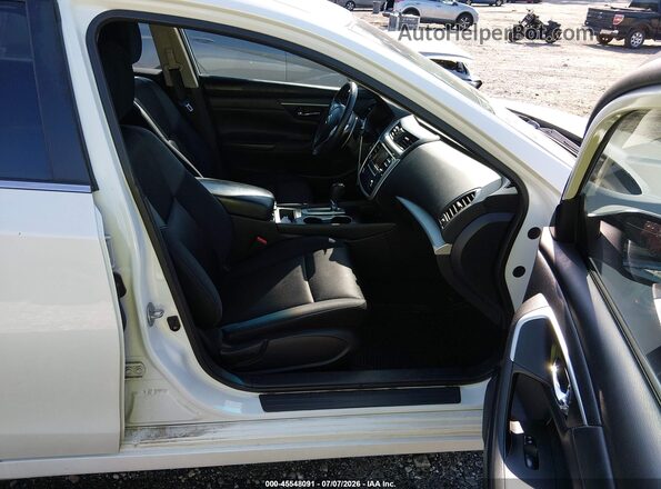 1N4AL3AP9HC488678 2017 NISSAN ALTIMA Белый Вид салона спереди