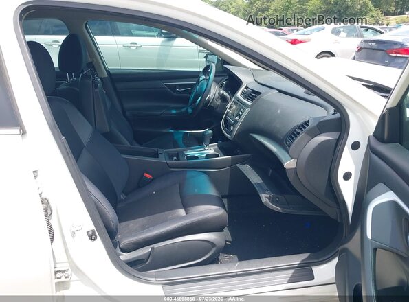 1N4AL3AP9HC499244 2017 NISSAN ALTIMA White Вид салону спереду