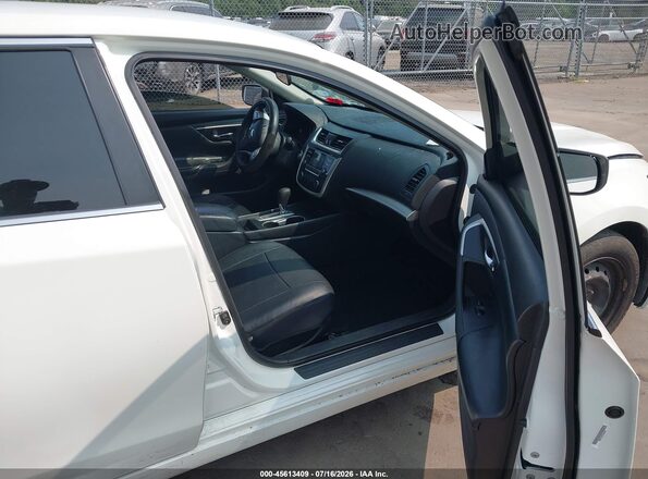 1N4AL3AP9HN332662 2017 NISSAN ALTIMA White Widok wnętrza z przodu