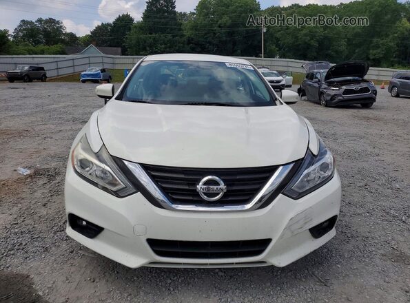 1N4AL3AP9JC128686 2018 NISSAN ALTIMA White Widok z przodu