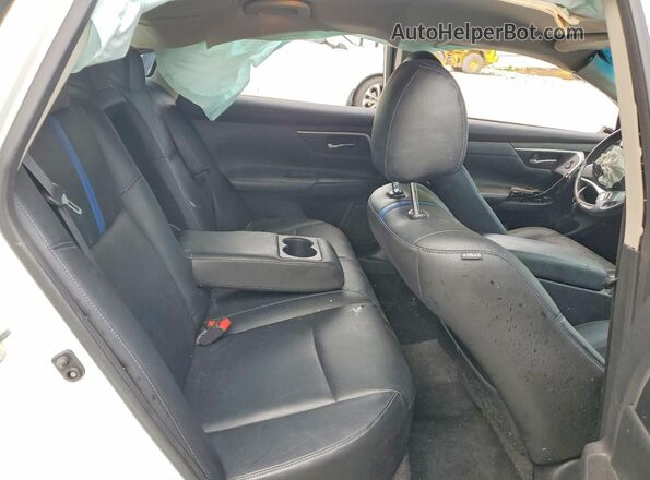 1N4AL3AP9JC271640 2018 NISSAN ALTIMA White Հետևի նստատեղերի տեսք