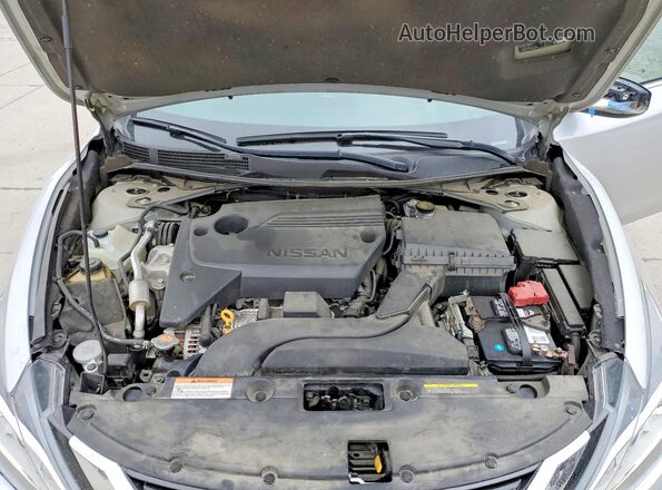 1N4AL3APXGC119908 2016 NISSAN ALTIMA Silver Widok wnętrza z tyłu