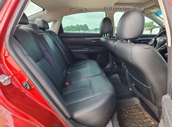 1N4AL3APXGC165738 2016 NISSAN ALTIMA Red Widok tylnych siedzeń