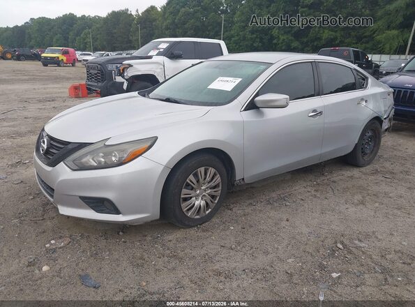 1N4AL3APXHC257286 2017 NISSAN ALTIMA Silver Vista tres cuartos delantera izquierda