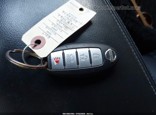 1N4AL3APXHC264562 2017 NISSAN ALTIMA Silver Vista del salpicadero