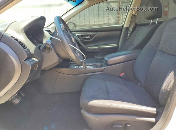 1N4AL3APXHN315417 2017 NISSAN ALTIMA Белый Вид салона спереди