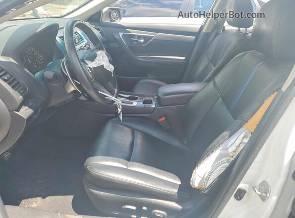 1N4AL3APXJC142774 2018 NISSAN ALTIMA Белый Вид салона спереди