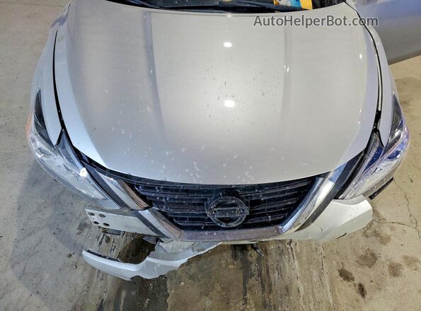 1N4AL3APXJC218462 2018 NISSAN ALTIMA Серебряный Вид задней части салона