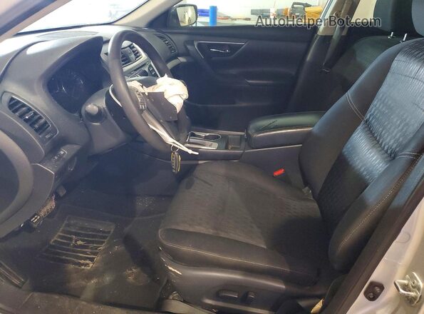 1N4AL3APXJC218462 2018 NISSAN ALTIMA Серебряный Вид салона спереди