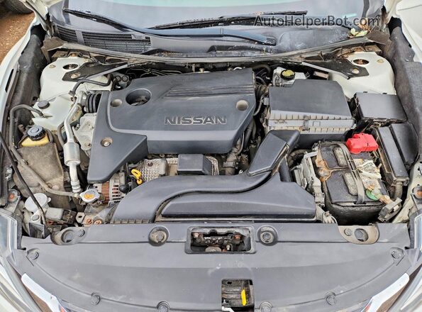 1N4AL3APXJC225864 2018 NISSAN ALTIMA Белый Вид задней части салона