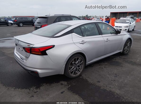 1N4AL4CVXPN340642 2023 NISSAN ALTIMA Silver Trasero derecho