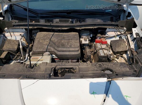 1N4AZ1BV0SC562223 2025 NISSAN LEAF White Widok wnętrza z tyłu