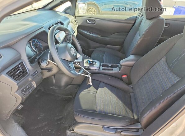 1N4AZ1BV4SC550754 2025 NISSAN LEAF Silver Front interior view