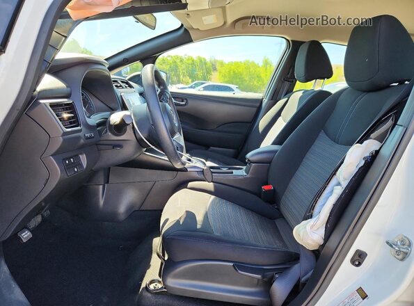 1N4AZ1BV6SC557947 2025 NISSAN LEAF White Widok wnętrza z przodu