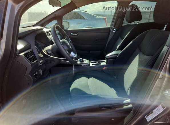 1N4AZ1CP5JC310210 2018 NISSAN LEAF Gray წინა სალონის ხედი