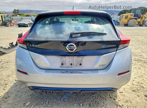 1N4AZ1CP7JC316929 2018 NISSAN LEAF Silver Rear view