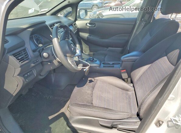 1N4AZ1CP8JC309438 2018 NISSAN LEAF Gray Vista interior delantera