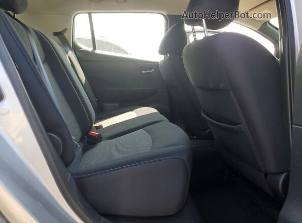 1N4AZ1CP8JC309438 2018 NISSAN LEAF Gray Vista de los asientos traseros