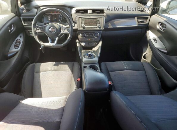 1N4AZ1CP8JC309438 2018 NISSAN LEAF Gray Vista del salpicadero