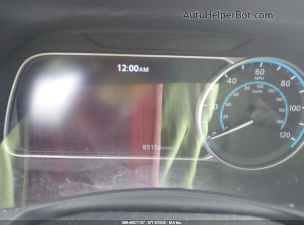 1N4AZ1CP8JC313246 2018 NISSAN LEAF White Rear seats view