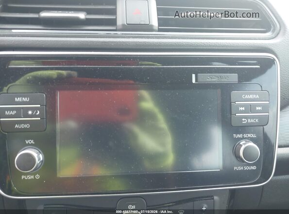 1N4AZ1CP8JC313246 2018 NISSAN LEAF White Rear interior view