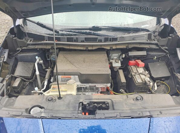 1N4AZ1CP8JC314672 2018 NISSAN LEAF Blue Vista interior trasera