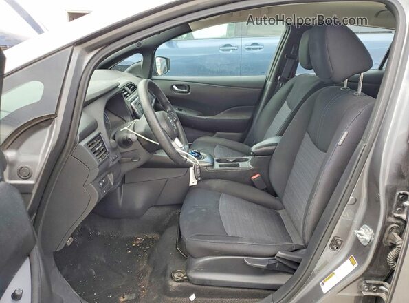 1N4AZ1CP9JC309948 2018 NISSAN LEAF Gray Vista interior delantera