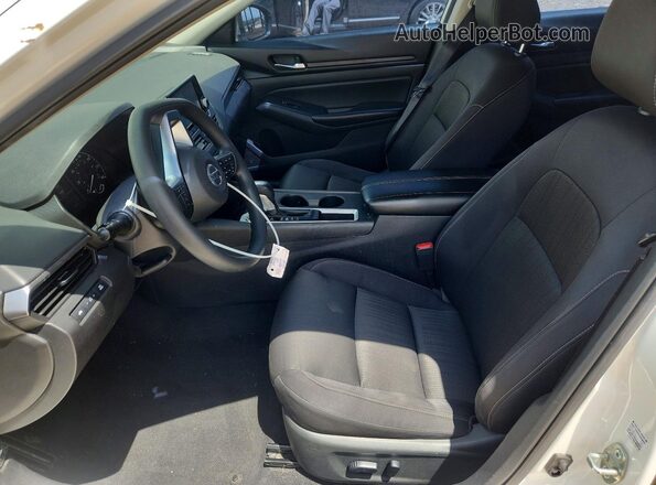 1N4BL4BV0MN329571 2021 NISSAN ALTIMA White Front interior view