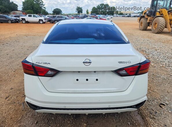 1N4BL4BV0MN329571 2021 NISSAN ALTIMA White Rear view