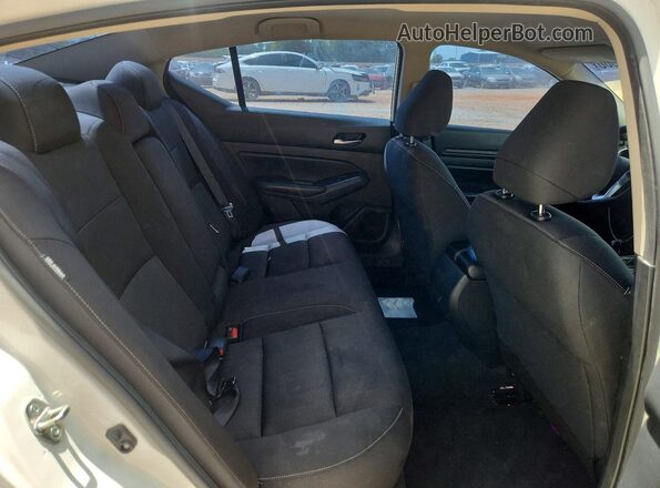 1N4BL4BV0MN329571 2021 NISSAN ALTIMA White Rear seats view