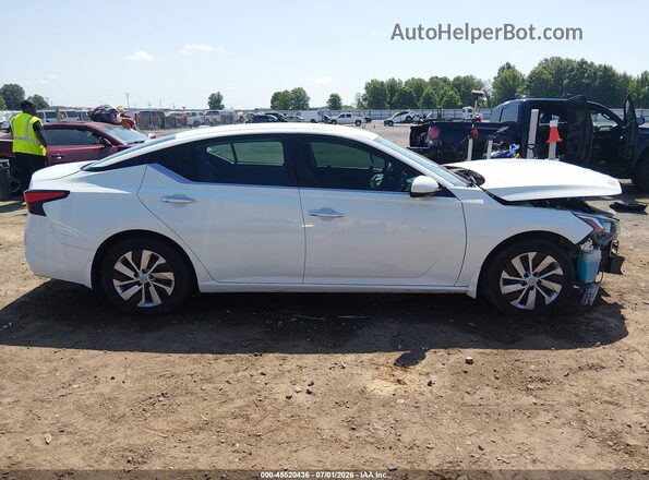 1N4BL4BV1LN313653 2020 NISSAN ALTIMA White Widok wnętrza z tyłu