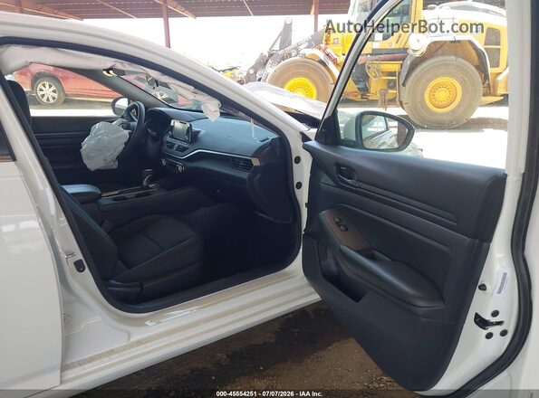 1N4BL4BV2PN337661 2023 NISSAN ALTIMA White Widok wnętrza z przodu
