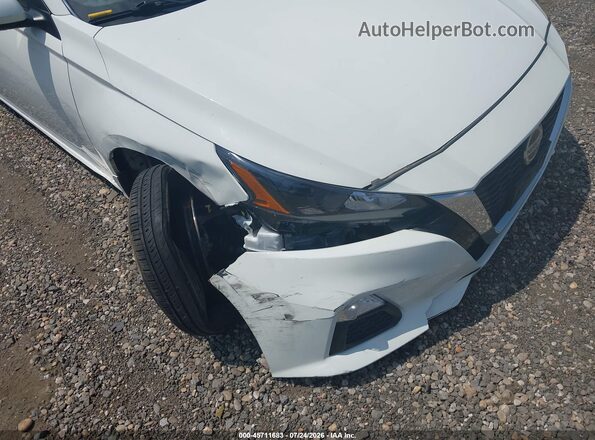 1N4BL4BV3NN350111 2022 NISSAN ALTIMA White Դիմացի տեսք