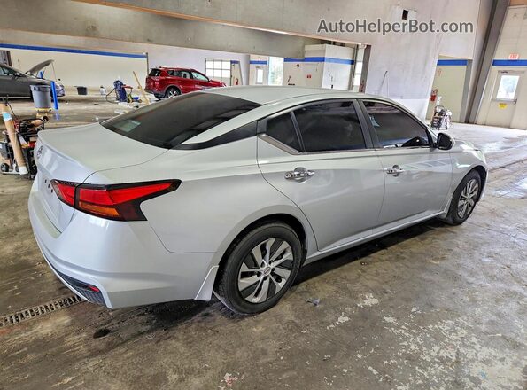 1N4BL4BV4MN398280 2021 NISSAN ALTIMA Серебряный Задняя правая четверть