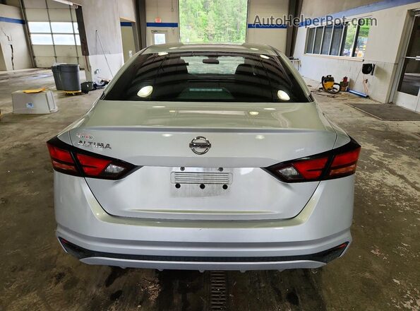 1N4BL4BV4MN398280 2021 NISSAN ALTIMA Серебряный Вид сзади