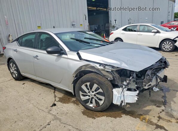 1N4BL4BV4RN352973 2024 NISSAN ALTIMA Серебряный Передняя правая четверть