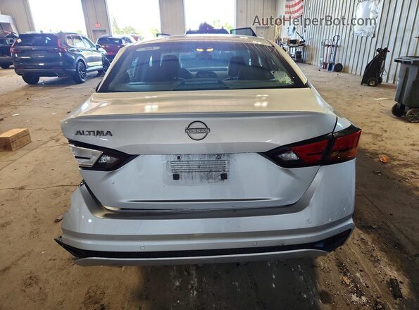 1N4BL4BV4RN376108 2024 NISSAN ALTIMA Silver Rear view