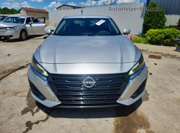 1N4BL4BV5PN374364 2023 NISSAN ALTIMA Silver Widok z przodu
