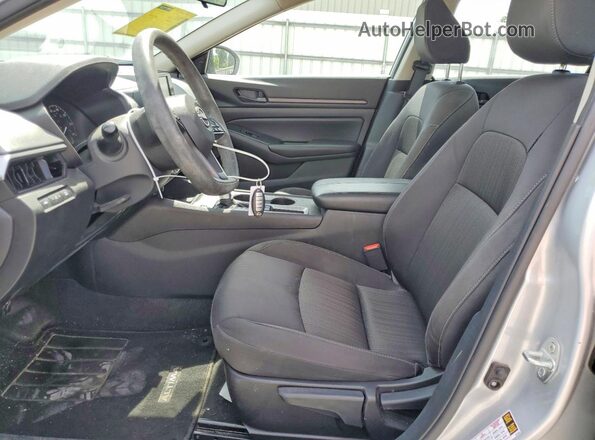 1N4BL4BV6RN378233 2024 NISSAN ALTIMA Silver Вид салону спереду