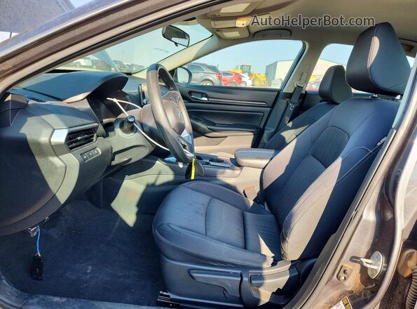 1N4BL4BV7MN368433 2021 NISSAN ALTIMA Серебряный Вид салона спереди