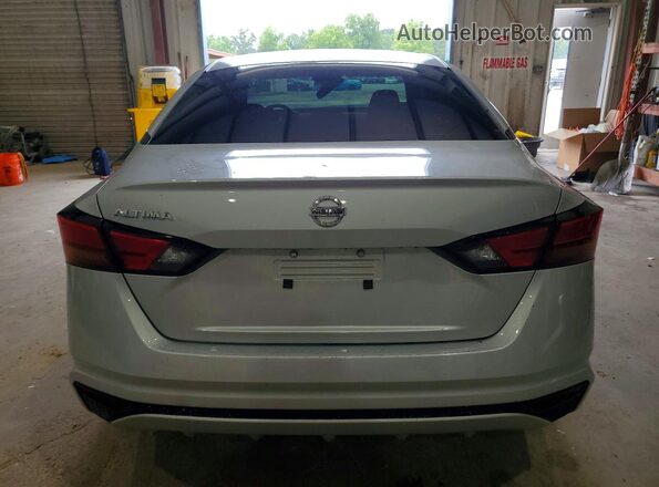 1N4BL4BV7NN387680 2022 NISSAN ALTIMA Серебряный Вид сзади
