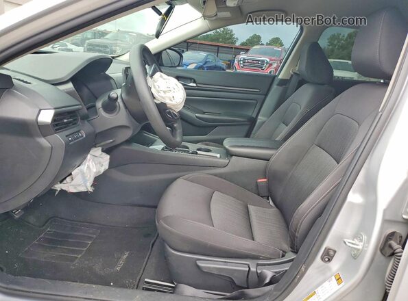 1N4BL4BV7NN387680 2022 NISSAN ALTIMA Серебряный Вид салона спереди