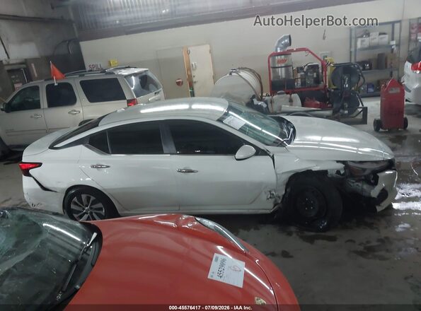 1N4BL4BV8LC137180 2020 NISSAN ALTIMA White Вид задньої частини салону