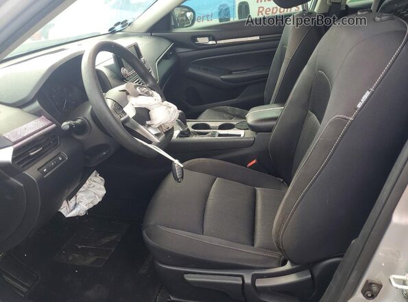 1N4BL4BV8MN370482 2021 NISSAN ALTIMA Серебряный Вид салона спереди