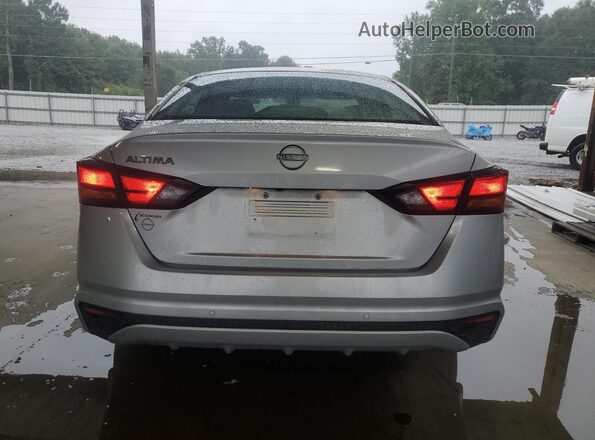 1N4BL4BV8PN330911 2023 NISSAN ALTIMA Silver Вид ззаду