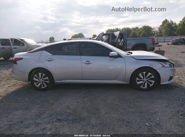 1N4BL4BV9LN318566 2020 NISSAN ALTIMA Silver Widok wnętrza z tyłu