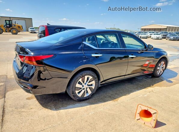 1N4BL4BV9PN394729 2023 NISSAN ALTIMA Черный Задняя правая четверть