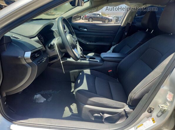 1N4BL4BVXKC124526 2019 NISSAN ALTIMA Silver Front interior view