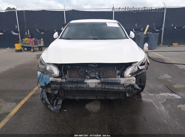 1N4BL4BVXKC161981 2019 NISSAN ALTIMA White Widok wnętrza z tyłu